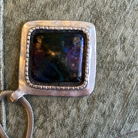 Silvertone pendant necklace - Picture 5 of 6